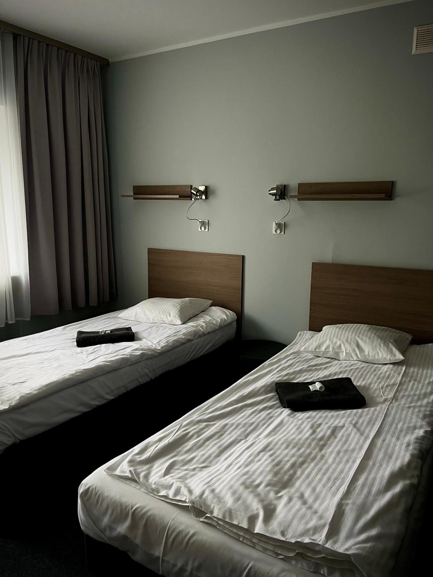 Hostel Azymut Września المظهر الخارجي الصورة
